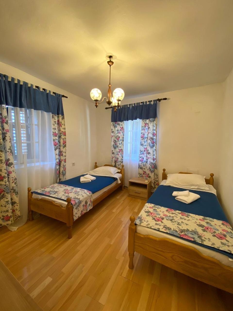 Viktor Rooms โกตอร์ ห้อง รูปภาพ