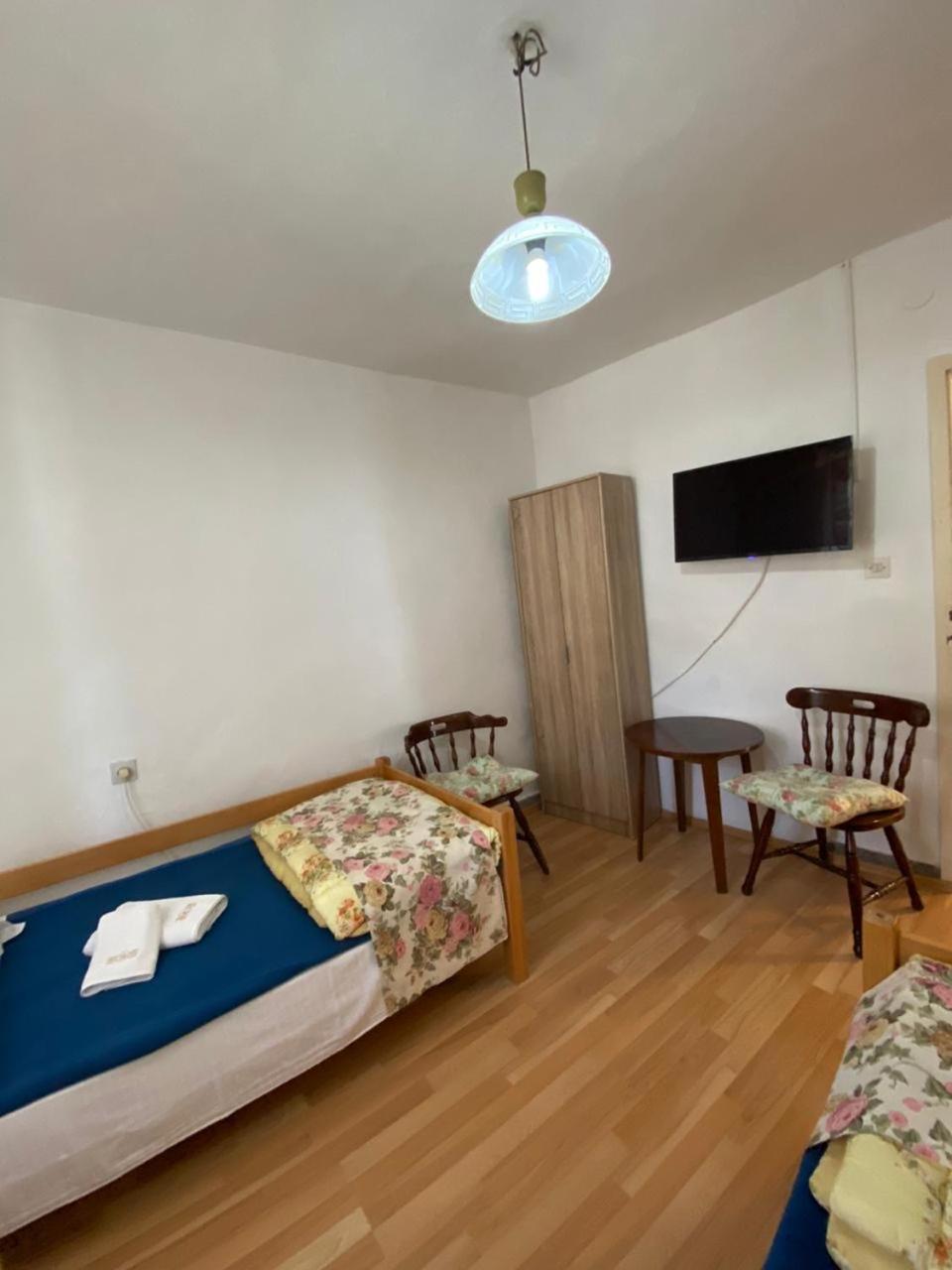Viktor Rooms โกตอร์ ห้อง รูปภาพ